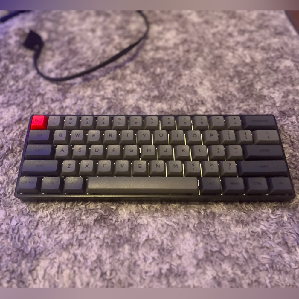 I don’t play on my pc anymore, red switches and works really good